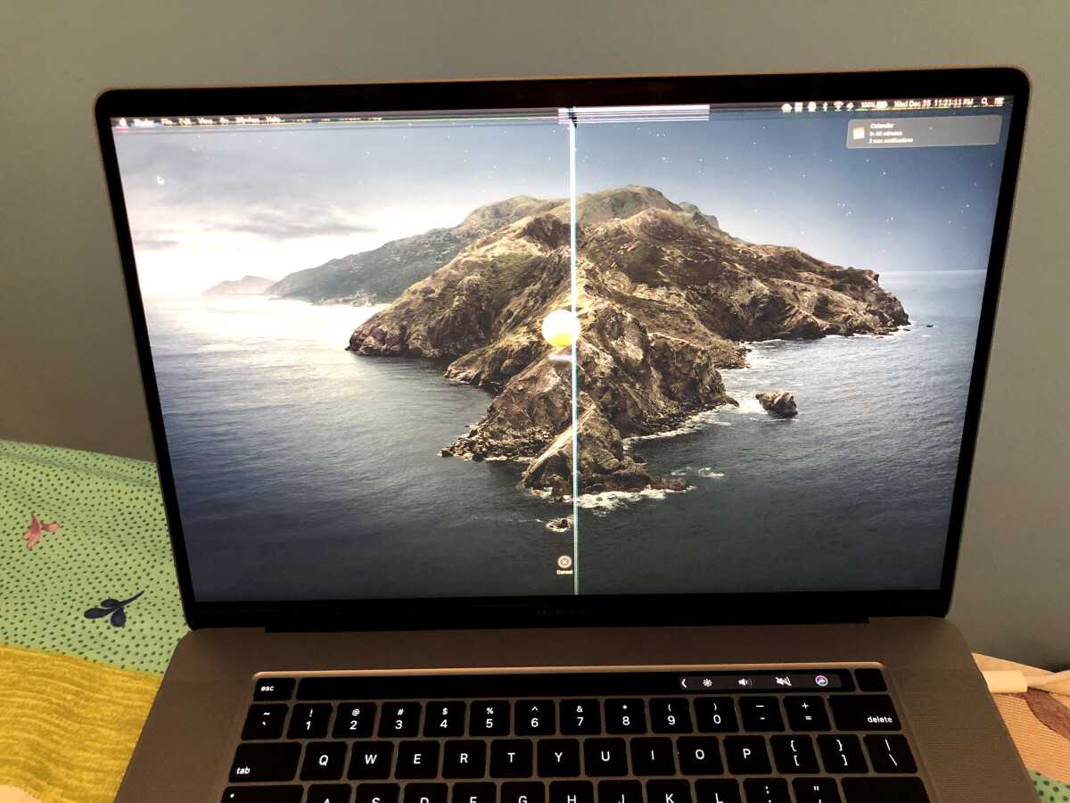 Apple ostrzega wszystkich użytkowników MacBooka: Uważaj na naklejki i osłony kamery internetowej